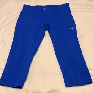 Blue Nike crop leggings